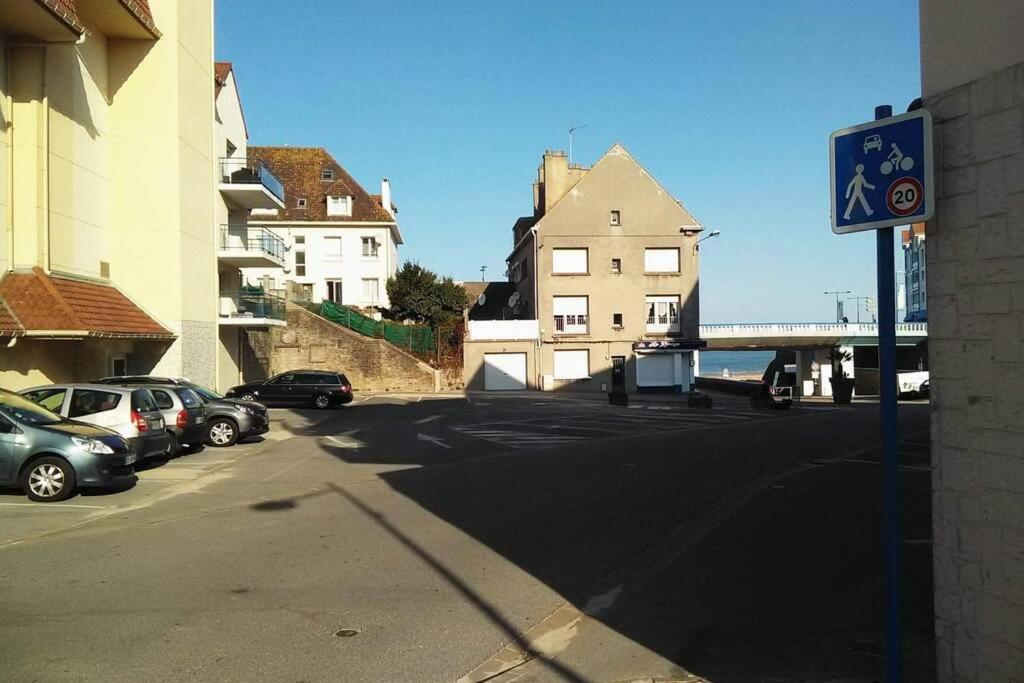 Fl'heurt De Sable Au Bord De Le Portel