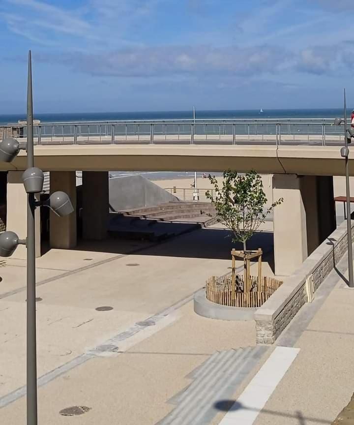 Fl'heurt De Sable Au Bord De Le Portel